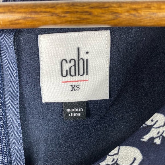 CABI Parade Elephant Print Blouse in XS - Picture 3 of 7
